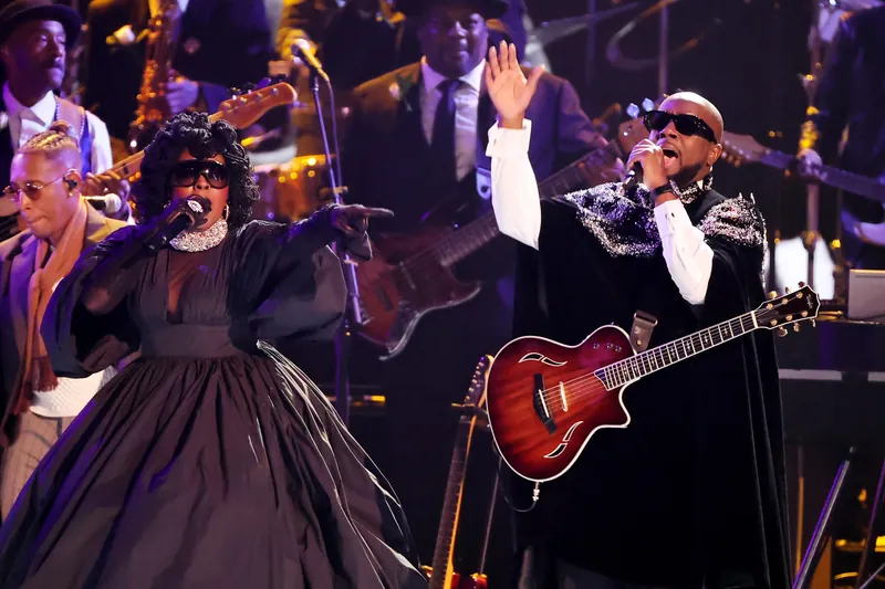 Ms. Lauryn Hill Led a Sprawling Grammys Tribute to D’Angelo and Roberta Flack, and Wyclef Jean Walked Out of the Crowd